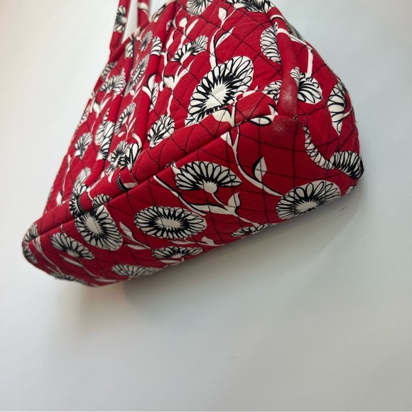Vera Bradley Red and White Quilted Shoulder Bag - Picture 3 of 16